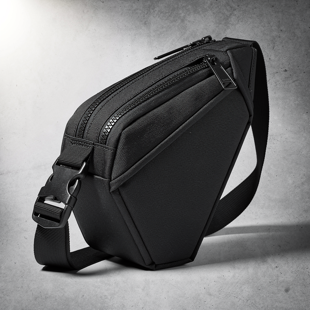 三點固定尼龍大單肩包（Heavyweight Nylon 3-Point Sling）